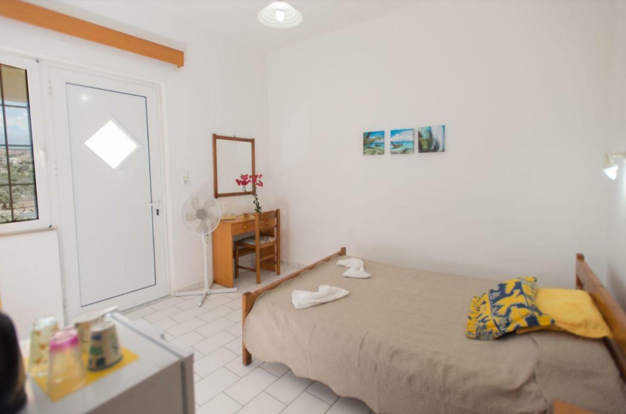 Kazakis Nikos Rooms Pitsidia Exterior foto