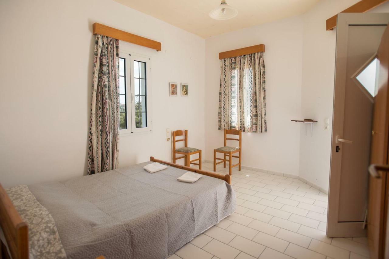 Kazakis Nikos Rooms Pitsidia Exterior foto